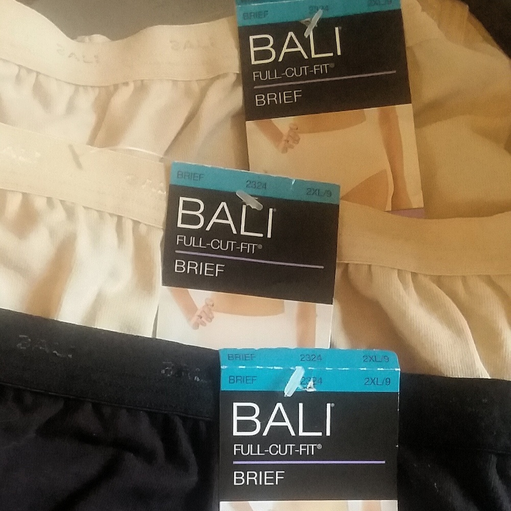 3 Bali Stretch Cotton Briefs NWOT Size 9/2XL